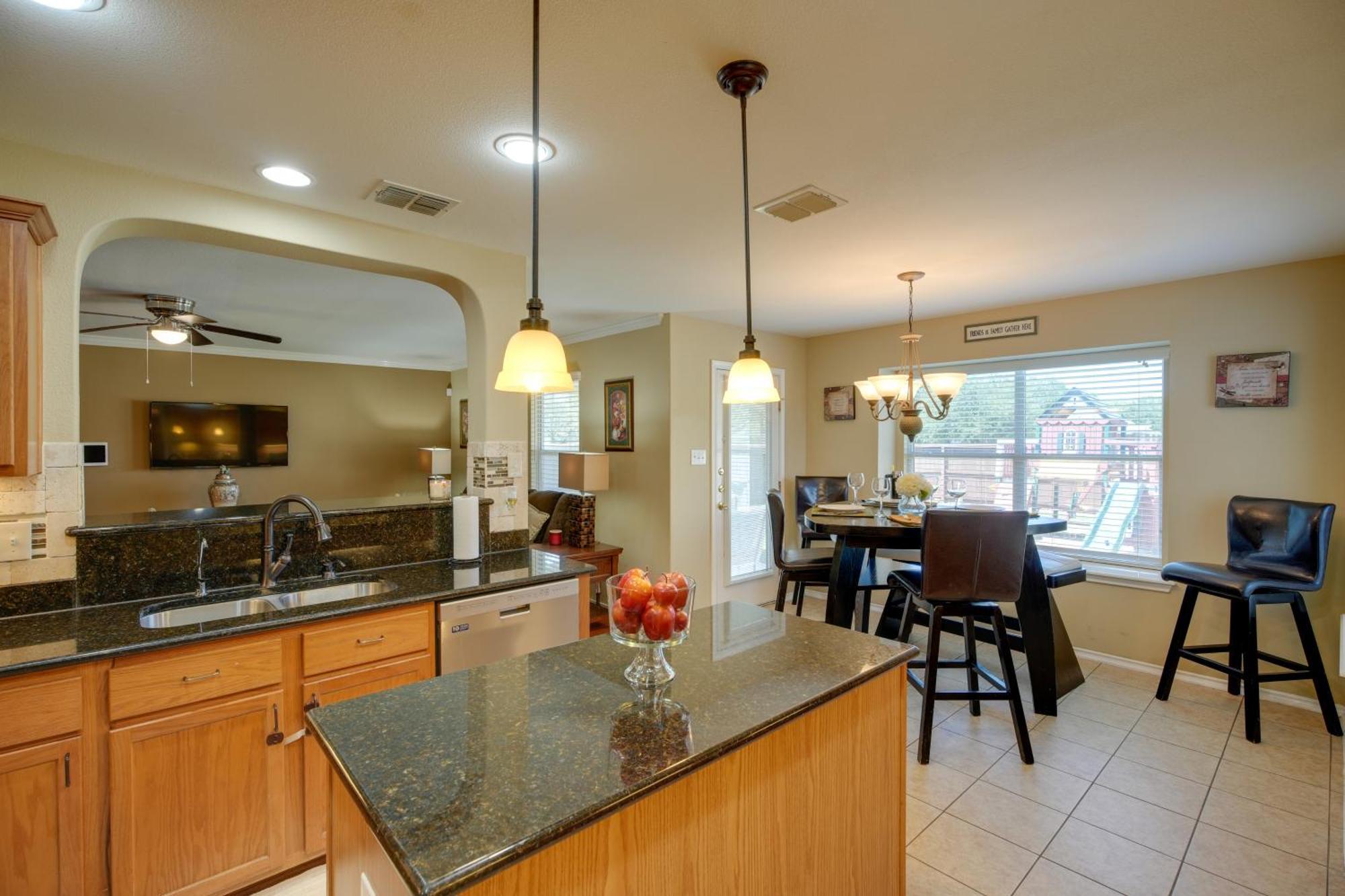 San Antonio Home With Pool Access Near Lackland Afb Esterno foto